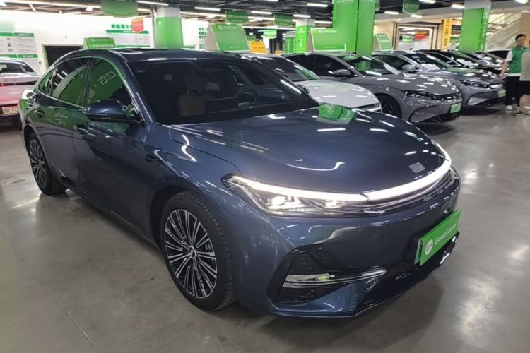 Used Geely Galaxy A7 2025 Model EM-i 150km Starship Edition Front Right 45 Deg