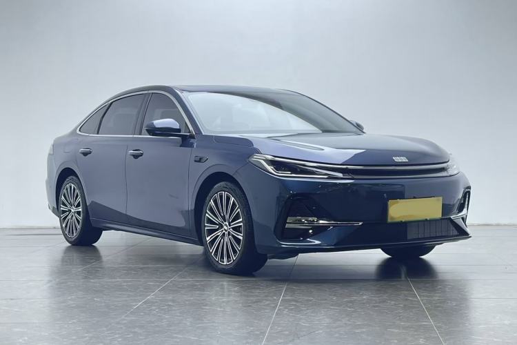 Used Geely Galaxy A7 2025 Model EM-i 150km Starship Edition Front Right 45 Deg