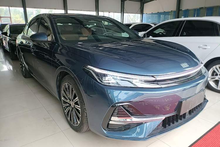 Used Geely Galaxy A7 2025 Model EM-i 150km Starship Edition Front Right 45 Deg