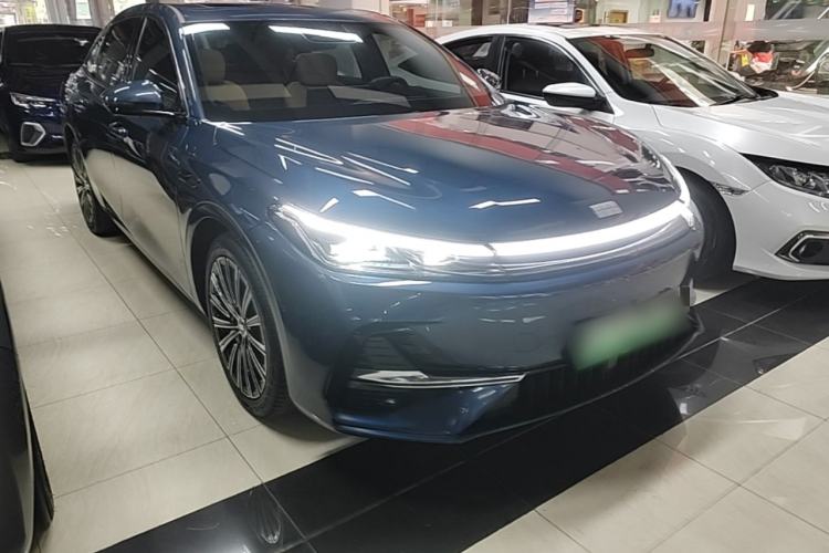 Used Geely Galaxy A7 2025 Model EM-i 150km Starship Edition Front Right 45 Deg