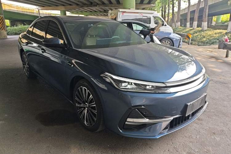 Used Geely Galaxy A7 2025 Model EM-i 150km Starship Edition Front Right 45 Deg