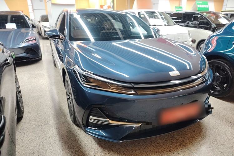 Used Geely Galaxy A7 2025 Model EM-i 150km Starship Edition Front Right 45 Deg