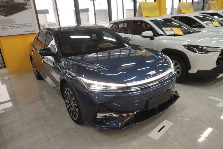 Used Geely Galaxy A7 2025 Model EM-i 150km Starship Edition Front Right 45 Deg