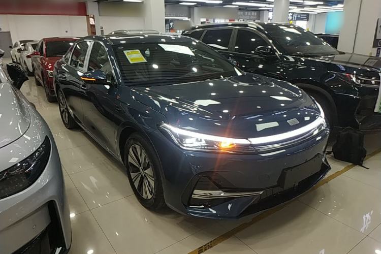 Used Geely Galaxy A7 2025 Model EM-i 150km Exploration+ Edition Front Right 45 Deg