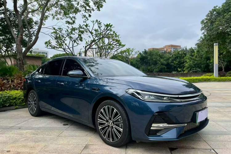 Used Geely Galaxy A7 2025 Model EM-i 150km Starship Edition Front Right 45 Deg