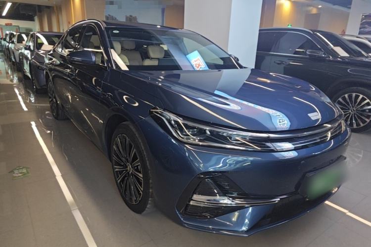 Used Geely Galaxy A7 2025 Model EM-i 150km Starship Edition Front Right 45 Deg