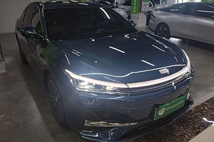 Used Geely Galaxy A7 2025 Model EM-i 150km Starship Edition Front Right 45 Deg