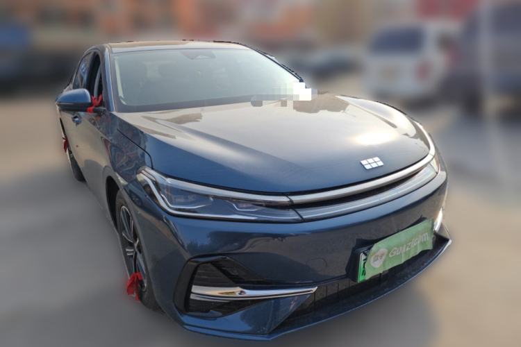 Used Geely Galaxy A7 2025 Model EM-i 70km Luxury Edition Front Right 45 Deg