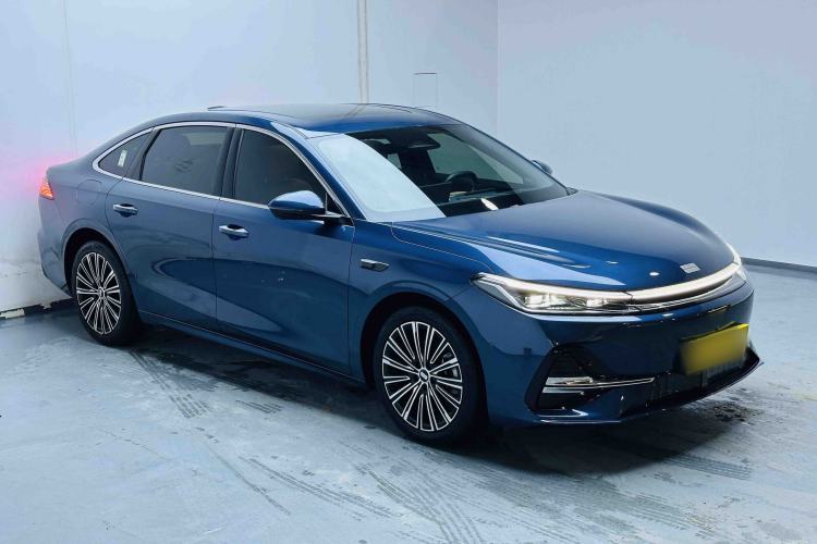 Used Geely Galaxy A7 2025 Model EM-i 150km Starship Edition Front Right 45 Deg