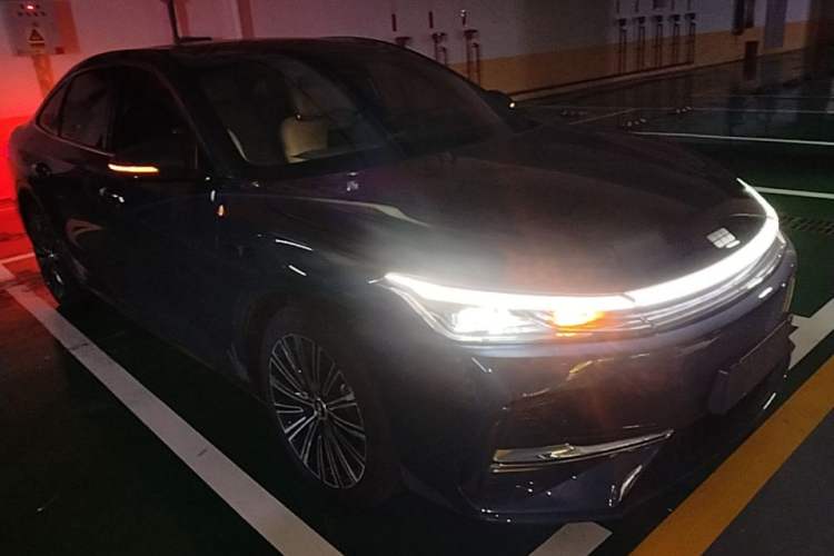 Used Geely Galaxy A7 2025 Model EM-i 150km Starship Edition Front Right 45 Deg