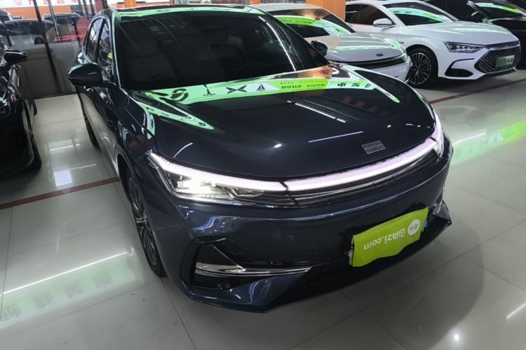 Used Geely Galaxy A7 2025 Model EM-i 150km Starship Edition Front Right 45 Deg
