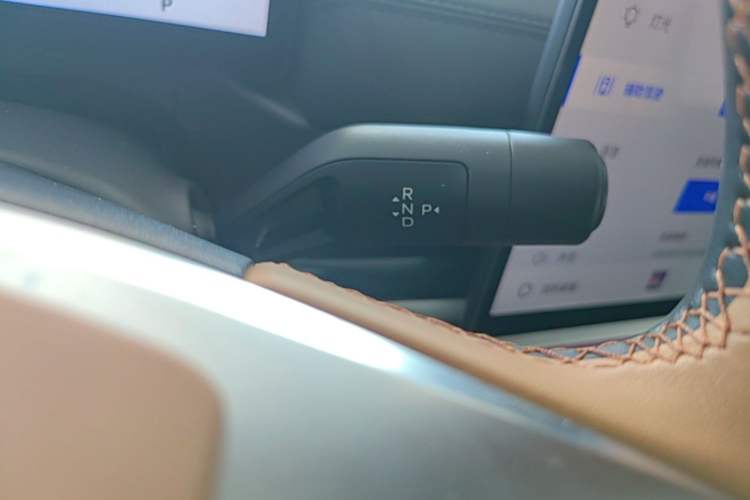 Used Geely Galaxy A7 2025 Model EM-i 150km Starship Edition Gear Lever