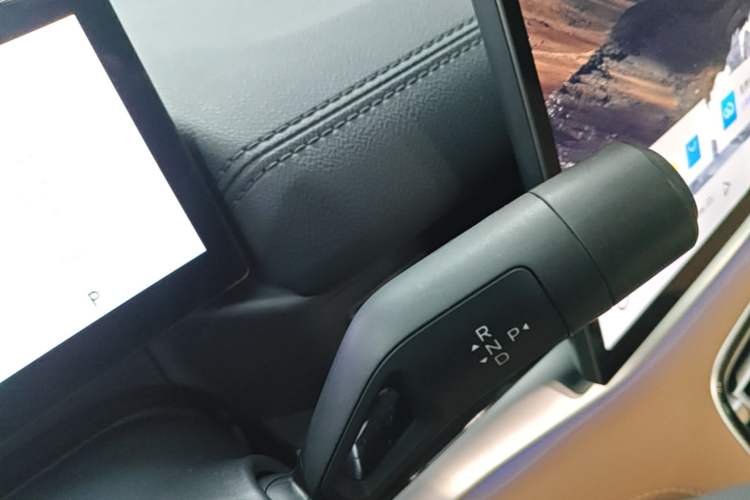 Used Geely Galaxy A7 2025 Model EM-i 150km Starship Edition Gear Lever
