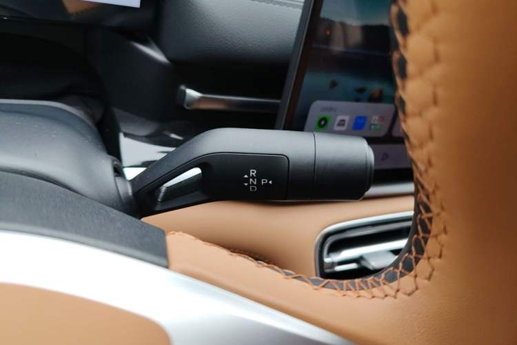 Used Geely Galaxy A7 2025 Model EM-i 150km Starship Edition Gear Lever