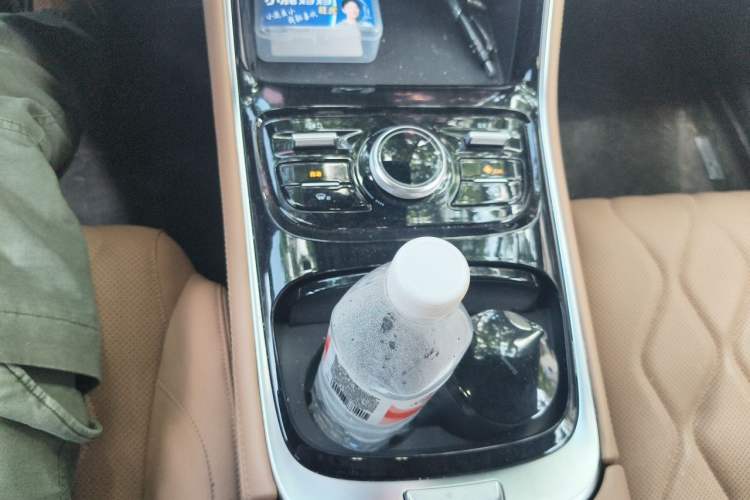 Used Geely Galaxy A7 2025 Model EM-i 70km Exploration Edition Gear Lever