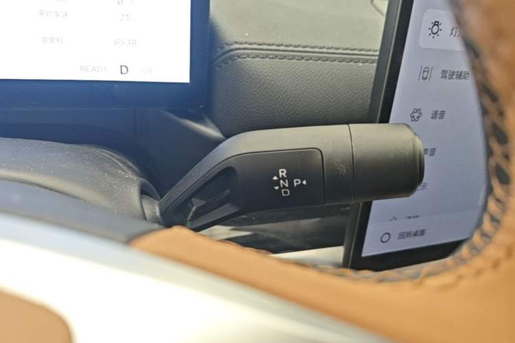Used Geely Galaxy A7 2025 Model EM-i 150km Starship Edition Gear Lever