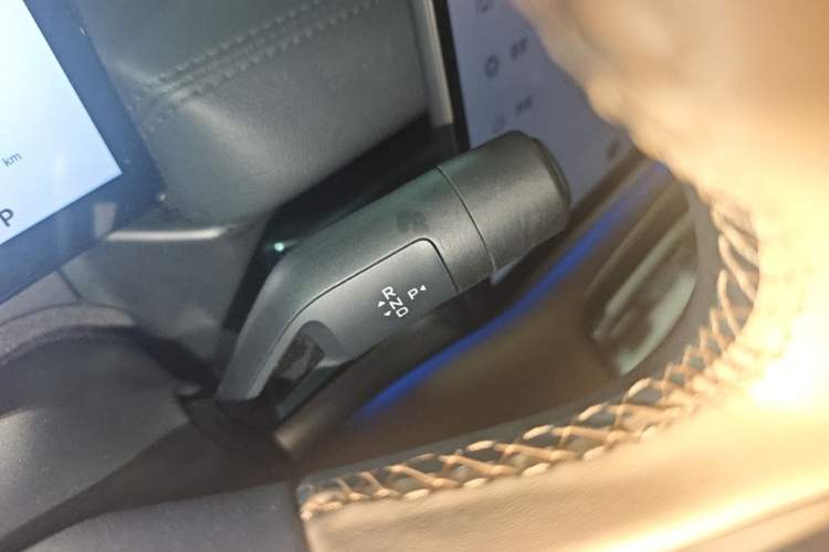 Used Geely Galaxy A7 2025 Model EM-i 150km Starship Edition Gear Lever