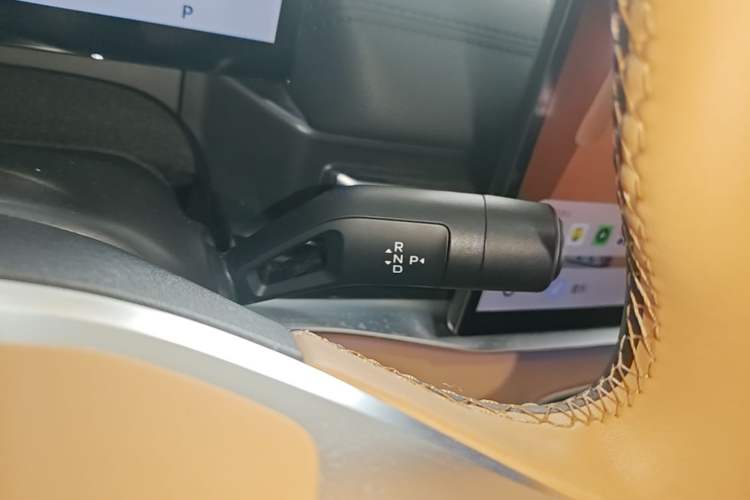 Used Geely Galaxy A7 2025 Model EM-i 150km Starship Edition Gear Lever