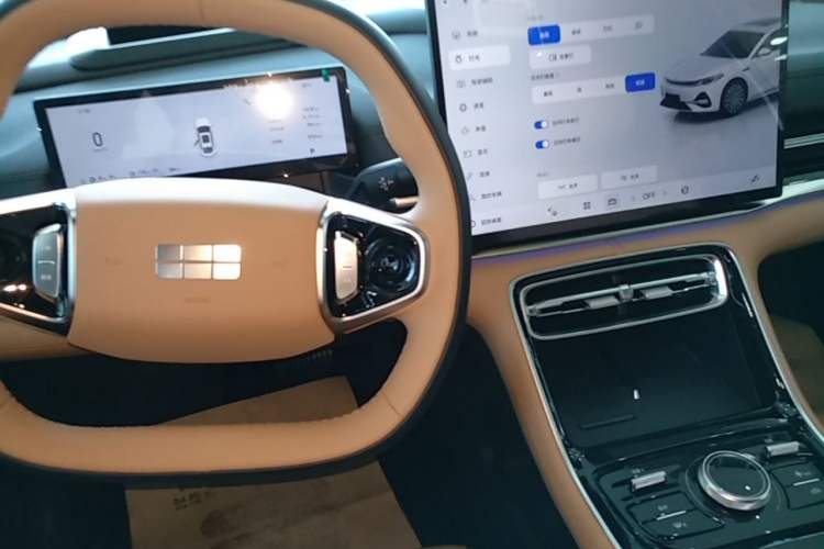 Used Geely Galaxy A7 2025 Model EM-i 150km Starship Edition Gear Lever