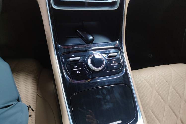 Used Geely Galaxy A7 2025 Model EM-i 150km Starship Edition Gear Lever