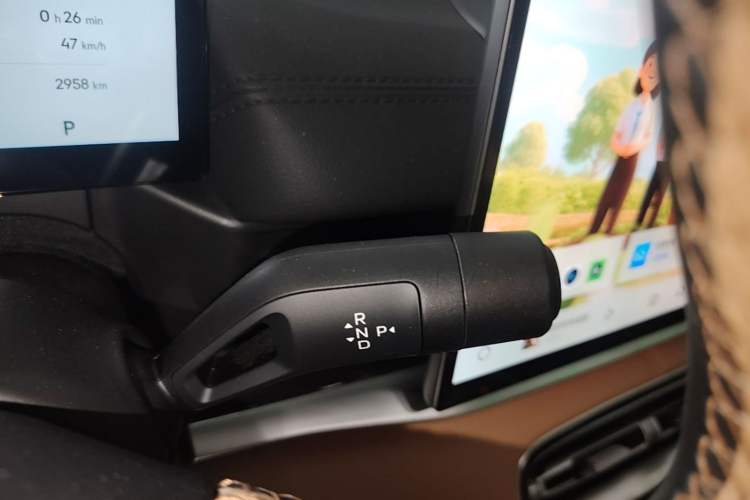 Used Geely Galaxy A7 2025 Model EM-i 150km Starship Edition Gear Lever
