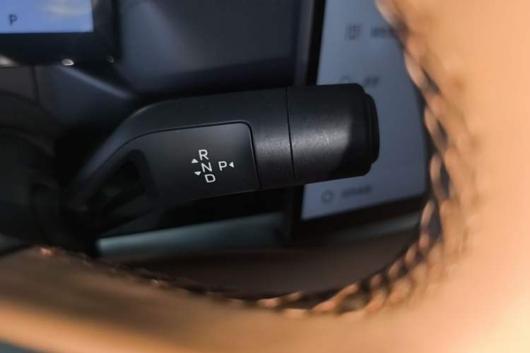 Used Geely Galaxy A7 2025 Model EM-i 150km Starship Edition Gear Lever