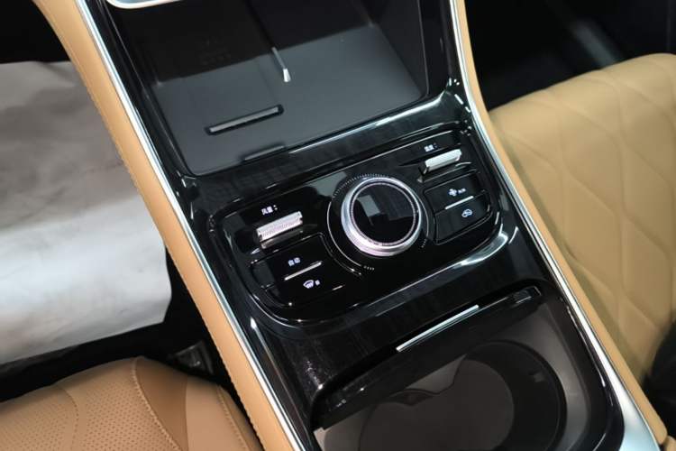 Used Geely Galaxy A7 2025 Model EM-i 150km Starship Edition Gear Lever
