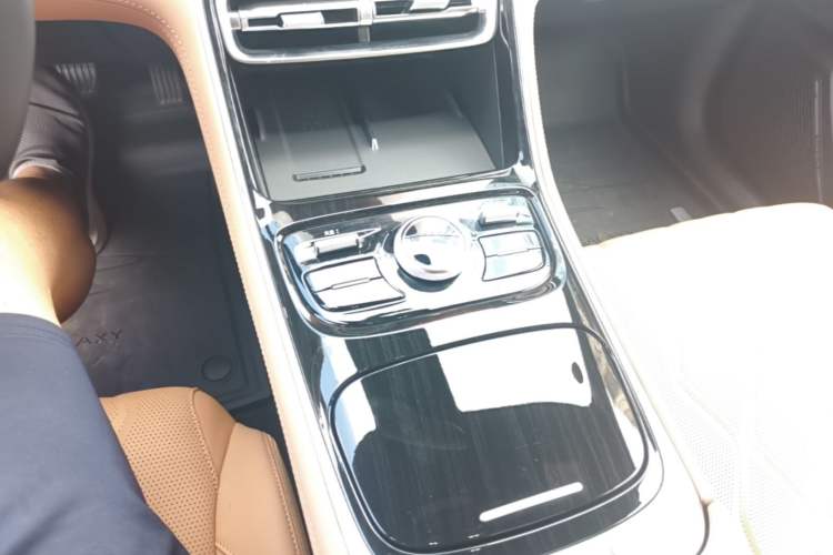 Used Geely Galaxy A7 2025 Model EM-i 150km Starship Edition Gear Lever