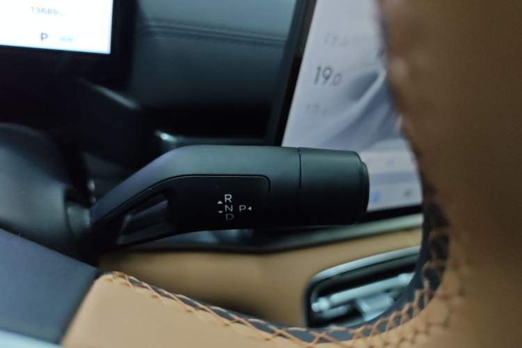 Used Geely Galaxy A7 2025 Model EM-i 150km Starship Edition Gear Lever