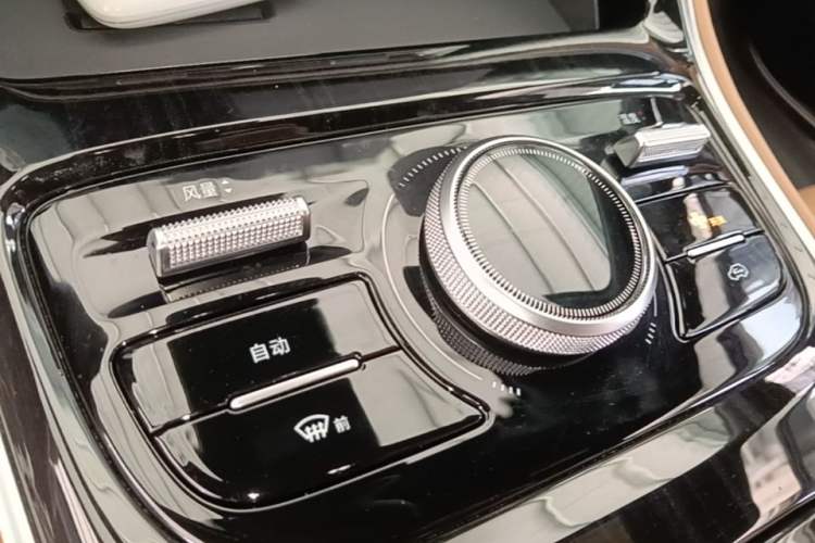 Used Geely Galaxy A7 2025 Model EM-i 150km Starship Edition Gear Lever