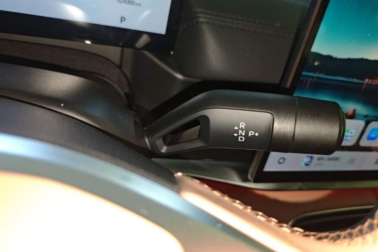 Used Geely Galaxy A7 2025 Model EM-i 150km Starship Edition Gear Lever
