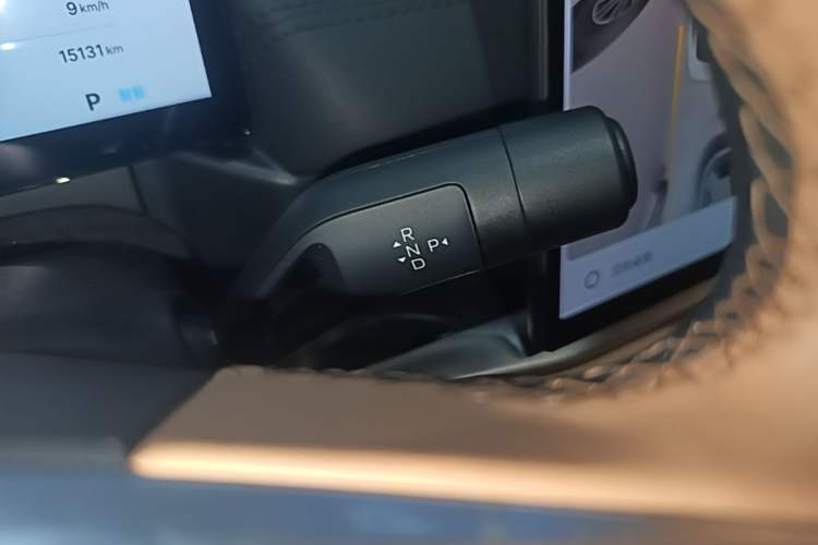 Used Geely Galaxy A7 2025 Model EM-i 150km Starship Edition Gear Lever
