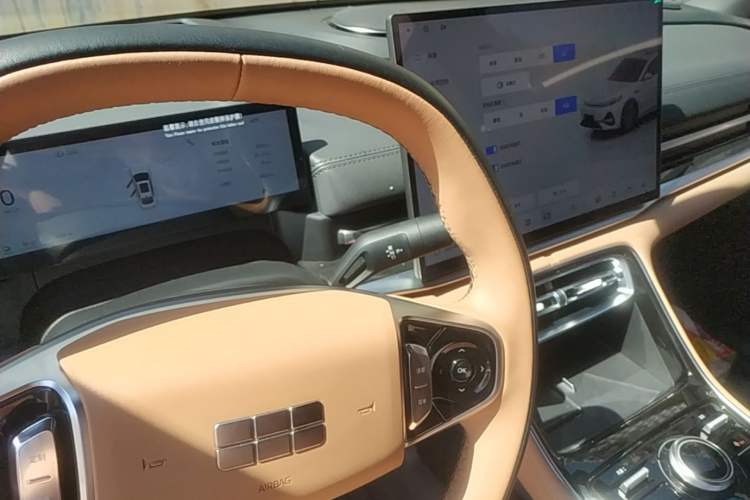Used Geely Galaxy A7 2025 Model EM-i 150km Starship Edition Gear Lever