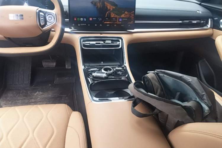 Used Geely Galaxy A7 2025 Model EM-i 150km Starship Edition Gear Lever