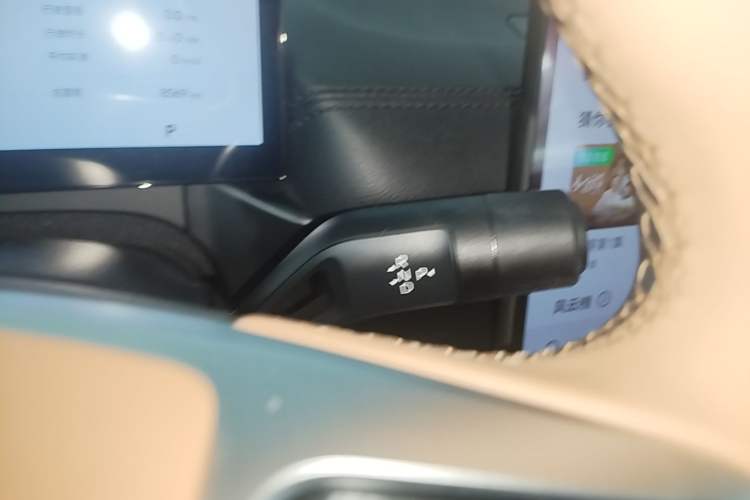 Used Geely Galaxy A7 2025 Model EM-i 150km Starship Edition Gear Lever