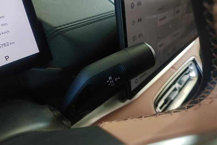 Used Geely Galaxy A7 2025 Model EM-i 150km Starship Edition Gear Lever