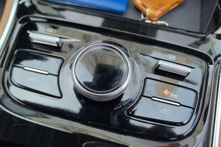 Used Geely Galaxy A7 2025 Model EM-i 150km Starship Edition Gear Lever