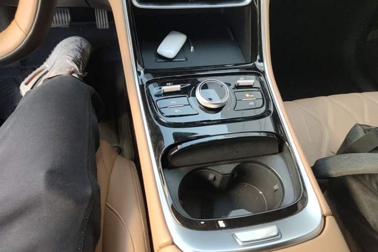 Used Geely Galaxy A7 2025 Model EM-i 150km Starship Edition Gear Lever