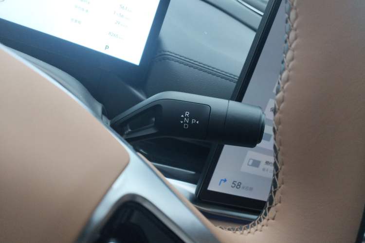 Used Geely Galaxy A7 2025 Model EM-i 150km Starship Edition Gear Lever