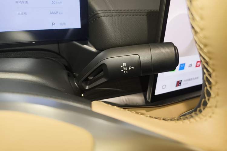 Used Geely Galaxy A7 2025 Model EM-i 150km Starship Edition Gear Lever