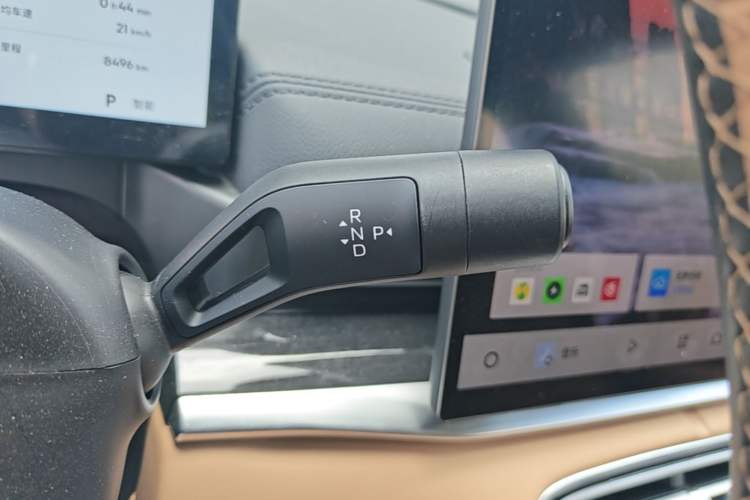 Used Geely Galaxy A7 2025 Model EM-i 150km Starship Edition Gear Lever