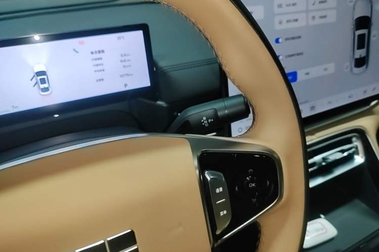 Used Geely Galaxy A7 2025 Model EM-i 150km Starship Edition Gear Lever