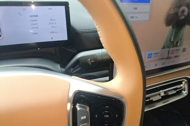 Used Geely Galaxy A7 2025 Model EM-i 150km Starship Edition Gear Lever