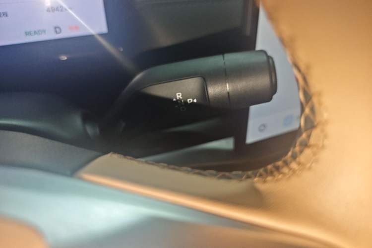 Used Geely Galaxy A7 2025 Model EM-i 150km Starship Edition Gear Lever