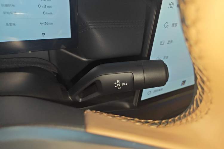 Used Geely Galaxy A7 2025 Model EM-i 150km Starship Edition Gear Lever