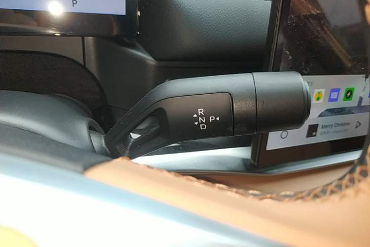 Used Geely Galaxy A7 2025 Model EM-i 150km Starship Edition Gear Lever
