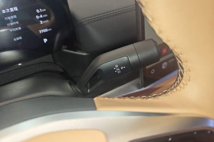 Used Geely Galaxy A7 2025 Model EM-i 150km Starship Edition Gear Lever