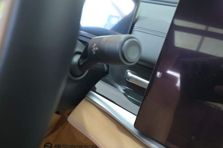 Used Geely Galaxy A7 2025 Model EM-i 150km Starship Edition Gear Lever