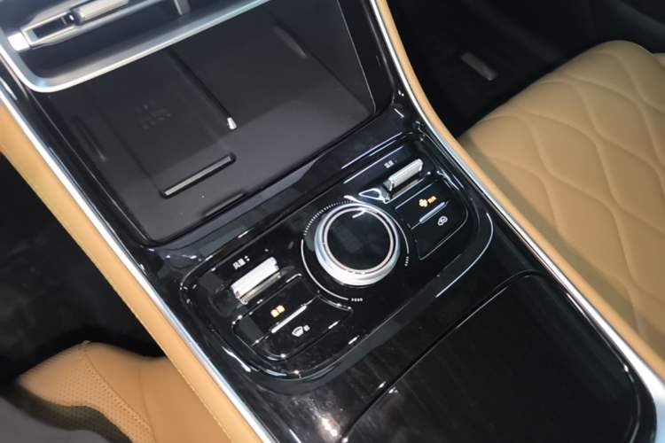 Used Geely Galaxy A7 2025 Model EM-i 150km Starship Edition Gear Lever