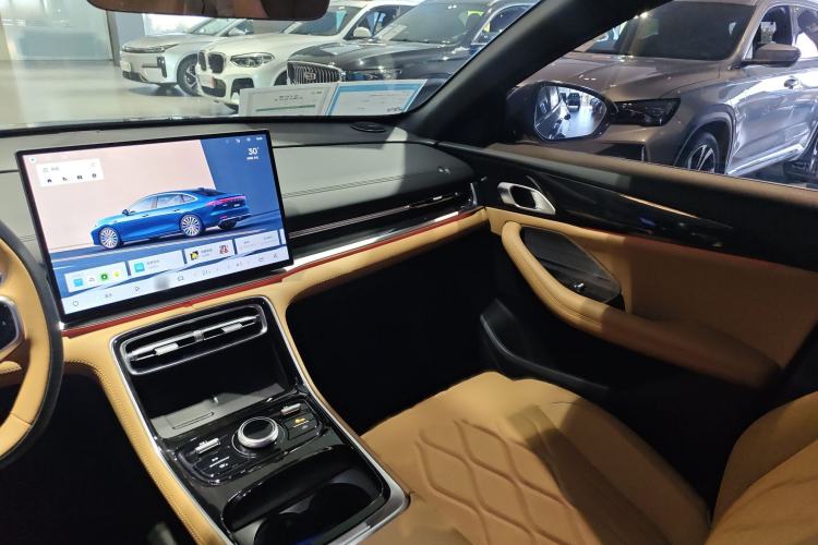 Used Geely Galaxy A7 2025 Model EM-i 150km Starship Edition Interior 1